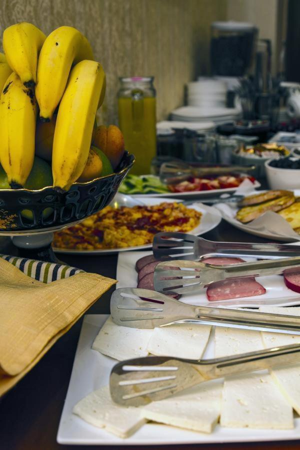 Swan Hotel Baku Ngoại thất bức ảnh